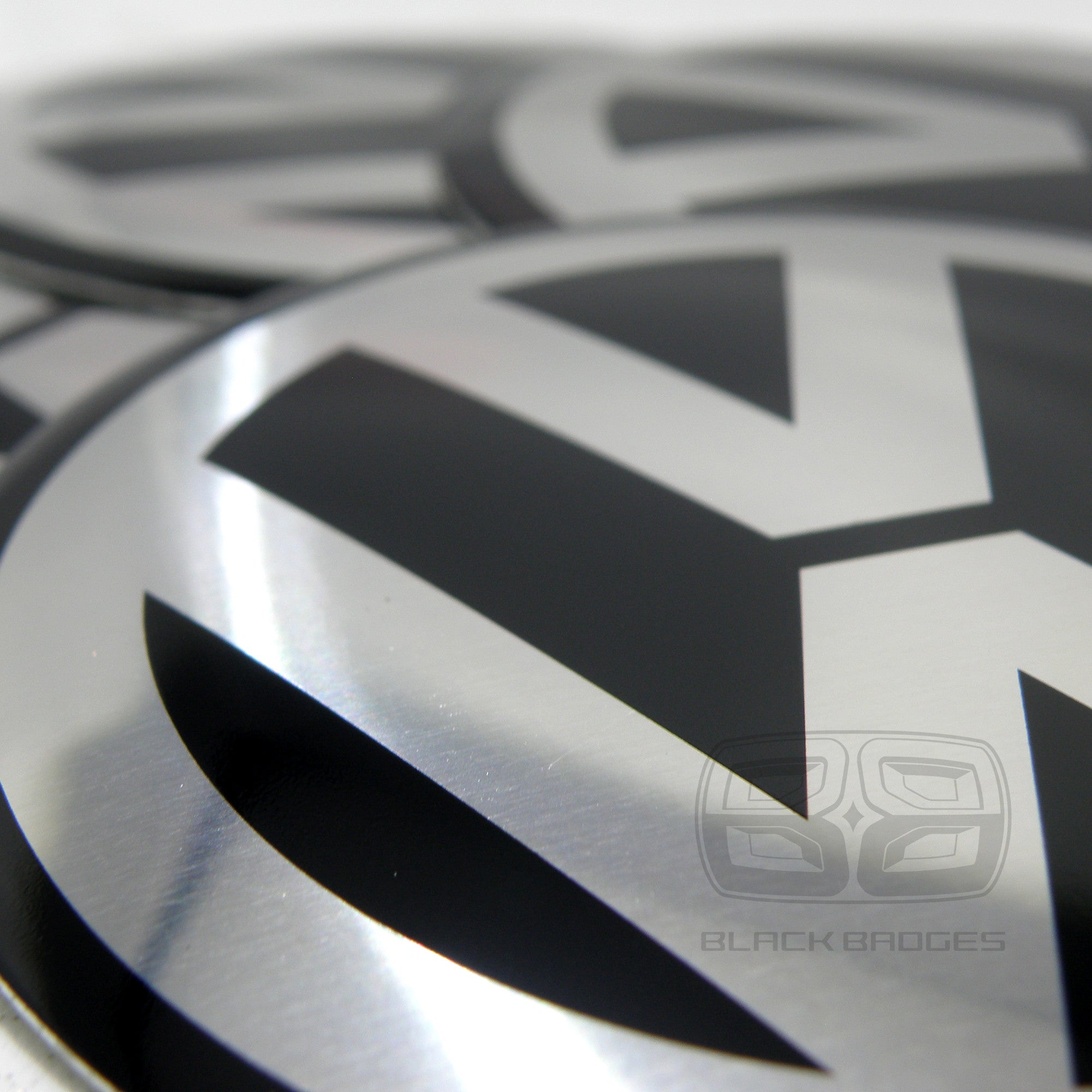VW POLISHED BLACK & CHROME 60MM WHEEL CAP TO FIT RANGE ROVER WHEELS